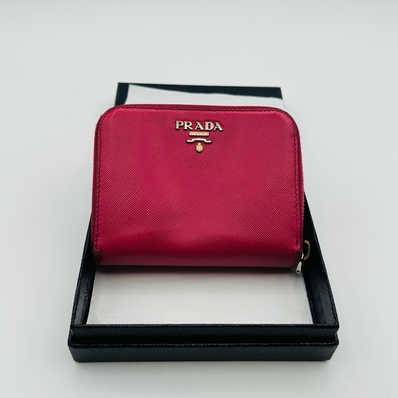 Prada Saffiano Leather zippy Wallet - Picture 1 of 15